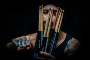 schwache Hand am Schlagzeug trainieren - achte auf deine Technik